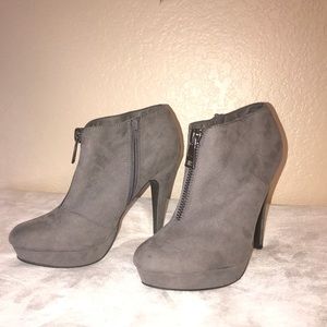 Gray Suede G by Guess Booties Heels Size 7.5